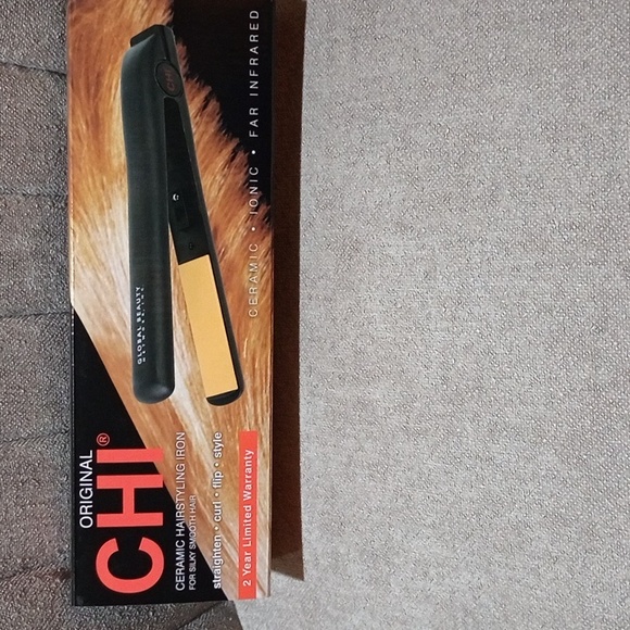 Original CHI Ceramic Hairstyling Iron, NWT, New in Box - Picture 2 of 6